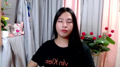 cute online show from December 5, 7:43 pm