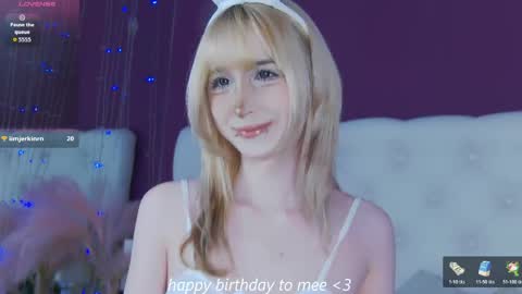 Snapshot of cutetomie chatting on April 1, 9:23 pm Tomie online show from April 1, 9:23 pm