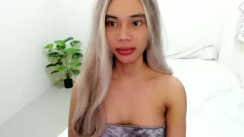 Snapshot of cutevera166 chatting on March 27, 3:23 am Vera online show from March 27, 3:23 am