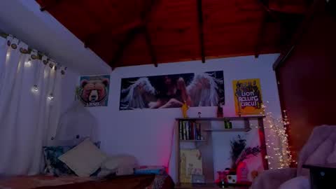 Snapshot of cuteweed420 chatting on February 24, 7:33 am cuteweed420 online show from February 24, 7:33 am