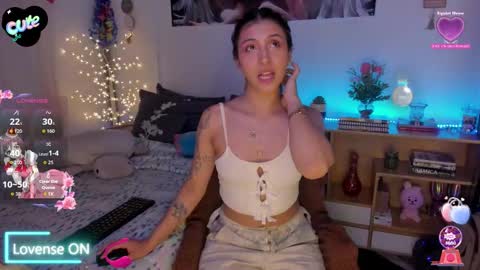 cuteweed420 online show from March 25, 11:22 pm