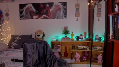 Snapshot of cuteweed420 chatting on April 22, 1:08 am cuteweed420 online show from April 22, 1:08 am