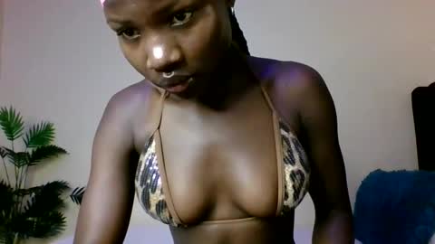 Snapshot of cutey_mara chatting on April 4, 6:00 am cutey_mara online show from April 4, 6:00 am