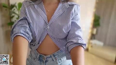 Snapshot of cutie18_angel chatting on June 10, 7:35 pm angela online show from June 10, 7:35 pm
