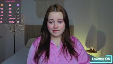 Snapshot of cutie__cutiee_ chatting on April 10, 8:46 pm Nika online show from April 10, 8:46 pm