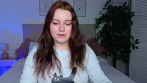 Snapshot of cutie__cutiee_ chatting on April 21, 9:28 pm Nika online show from April 21, 9:28 pm