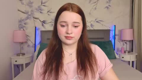 Snapshot of cutie__cutiee_ chatting on April 23, 10:12 pm Nika online show from April 23, 10:12 pm