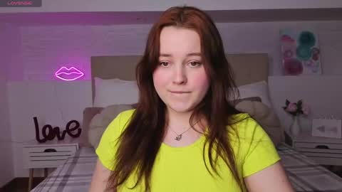 Snapshot of cutie__cutiee_ chatting on April 30, 1:06 pm Nika online show from April 30, 1:06 pm