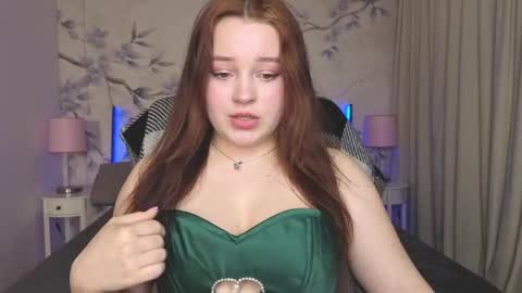 Snapshot of cutie__cutiee_ chatting on May 3, 2:12 pm Nika online show from May 3, 2:12 pm