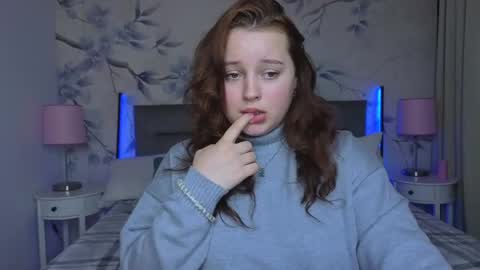 Snapshot of cutie__cutiee_ chatting on May 15, 1:07 pm Nika online show from May 15, 1:07 pm