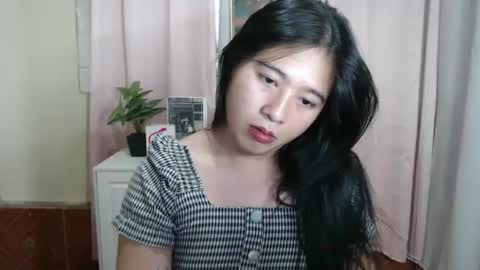 Snapshot of cutie_asianwoman chatting on December 11, 1:15 am cutie_asianwoman online show from December 11, 1:15 am