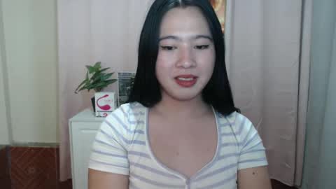 Snapshot of cutie_asianwoman chatting on December 15, 10:15 pm cutie_asianwoman online show from December 15, 10:15 pm