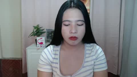 Snapshot of cutie_asianwoman chatting on December 16, 6:49 pm cutie_asianwoman online show from December 16, 6:49 pm