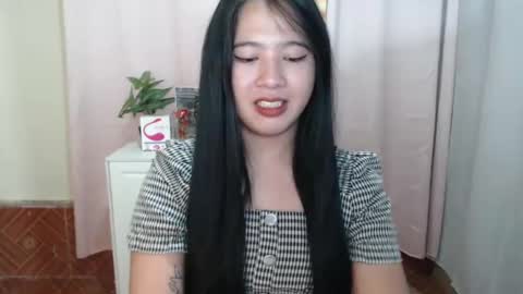Snapshot of cutie_asianwoman chatting on December 19, 11:57 pm cutie_asianwoman online show from December 19, 11:57 pm