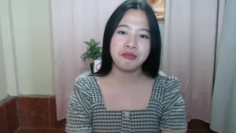 Snapshot of cutie_asianwoman chatting on December 30, 2:20 am cutie_asianwoman online show from December 30, 2:20 am