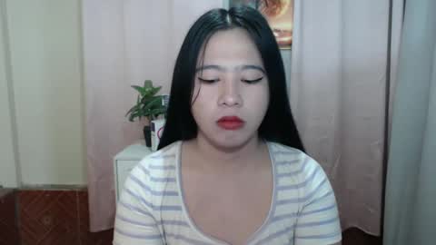 Snapshot of cutie_asianwoman chatting on January 4, 1:21 am cutie_asianwoman online show from January 4, 1:21 am