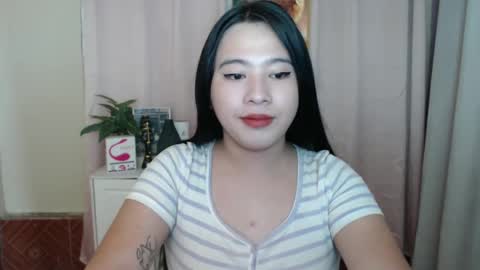 Snapshot of cutie_asianwoman chatting on January 14, 1:36 am cutie_asianwoman online show from January 14, 1:36 am