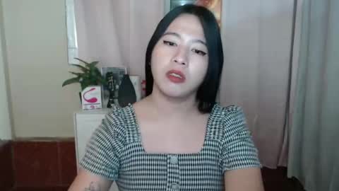Snapshot of cutie_asianwoman chatting on January 18, 7:37 pm cutie_asianwoman online show from January 18, 7:37 pm