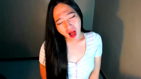 Snapshot of cutie_asianwoman chatting on February 13, 10:54 pm cutie_asianwoman online show from February 13, 10:54 pm