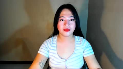 Snapshot of cutie_asianwoman chatting on February 14, 10:14 pm cutie_asianwoman online show from February 14, 10:14 pm