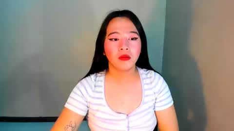 Snapshot of cutie_asianwoman chatting on February 15, 1:21 am cutie_asianwoman online show from February 15, 1:21 am