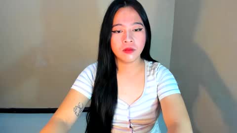 Snapshot of cutie_asianwoman chatting on February 17, 10:14 pm cutie_asianwoman online show from February 17, 10:14 pm