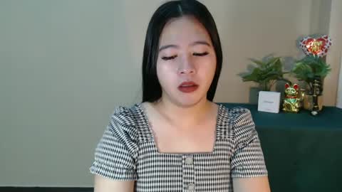 Snapshot of cutie_asianwoman chatting on March 10, 11:27 pm cutie_asianwoman online show from March 10, 11:27 pm