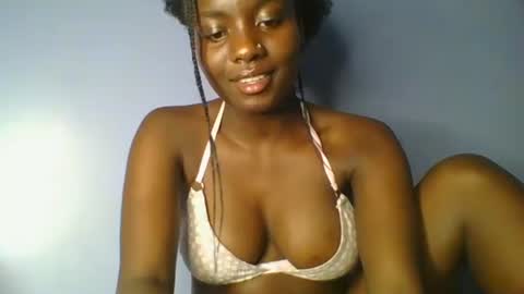 cutie_choco online show from April 5, 9:01 pm