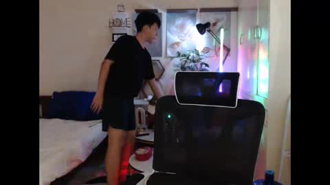 Neil Taylor online show from December 2, 1:17 pm