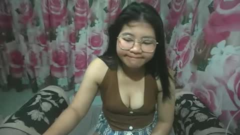 Snapshot of cutie_ethel chatting on May 16, 1:02 am cutie_ethel online show from May 16, 1:02 am