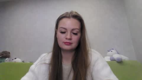 Chloe online show from March 2, 5:12 am