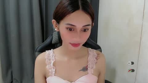 cutie_mitcha online show from February 23, 10:49 am