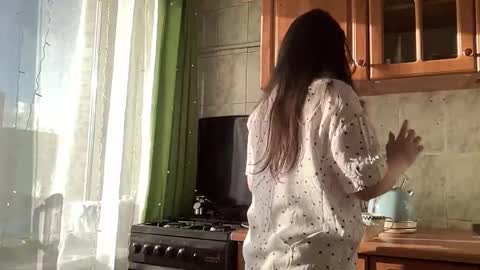 Snapshot of cutie_pearl chatting on February 1, 9:30 am Pearl online show from February 1, 9:30 am