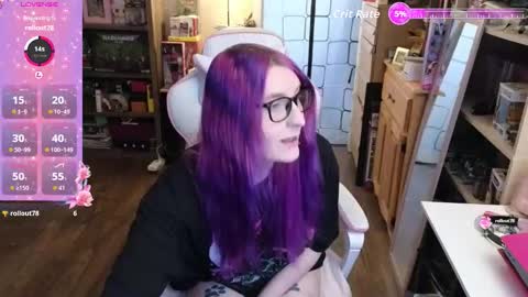 Snapshot of cutie_velvette chatting on February 24, 5:00 pm Cutie Velvette online show from February 24, 5:00 pm