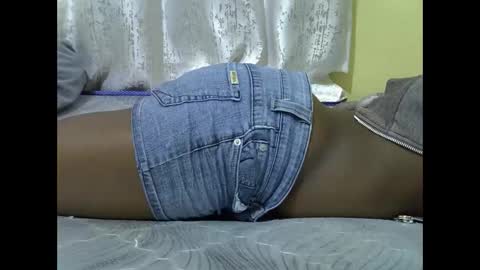 cutiehanish4 online show from December 20, 5:25 am