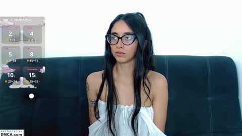 miss ari  online show from October 29, 1:24 pm