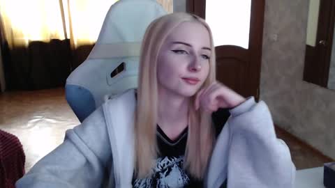 Cutti Crystal online show from April 10, 9:25 am