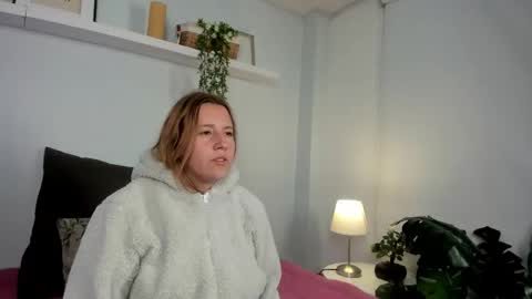 Snapshot of cuttie_blondie_dh chatting on March 19, 11:03 am Laura online show from March 19, 11:03 am