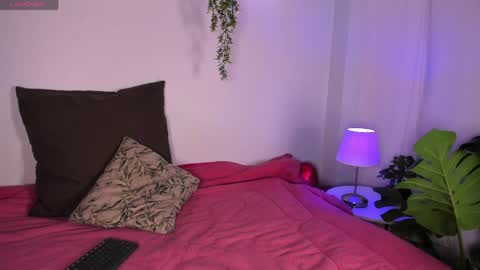 Snapshot of cuttie_blondie_dh chatting on March 28, 11:10 am Laura online show from March 28, 11:10 am