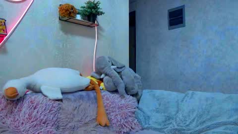 cuttiebunny online show from May 13, 12:52 am