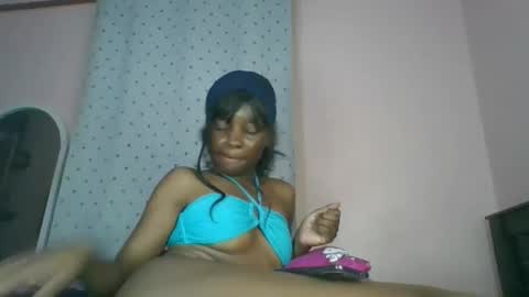 Snapshot of cutty_teshy chatting on February 9, 6:12 pm cutty_teshy online show from February 9, 6:12 pm