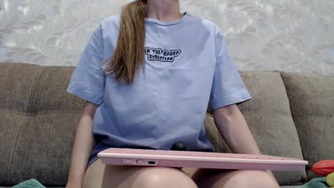 Snapshot of cuty_lucy chatting on April 4, 7:55 pm Lucy online show from April 4, 7:55 pm