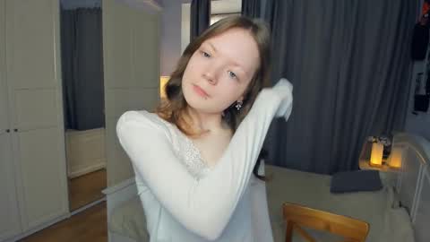 Snapshot of cuty_petite chatting on March 16, 5:13 am Anne online show from March 16, 5:13 am