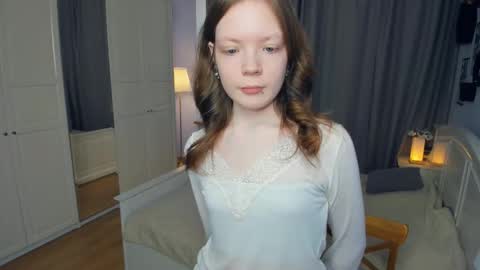 Snapshot of cuty_petite chatting on March 16, 5:44 am Anne online show from March 16, 5:44 am