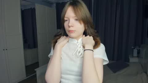 Snapshot of cuty_petite chatting on March 22, 6:06 am Anne online show from March 22, 6:06 am