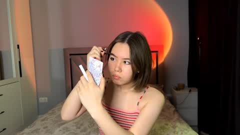 Akemi online show from November 20, 8:14 am