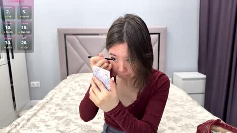 Snapshot of cwenecollins chatting on January 15, 6:40 am Akemi online show from January 15, 6:40 am