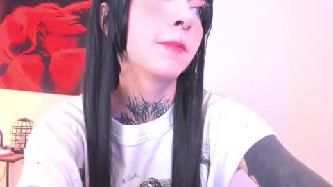 Snapshot of cyberia____________________ chatting on November 4, 1:59 am cel I am independent Help me reach 200 thumbs up uwu online show from November 4, 1:59 am