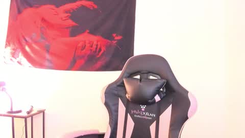 Snapshot of cyberia____________________ chatting on February 19, 5:03 am cel I am independent Help me reach 200 thumbs up uwu online show from February 19, 5:03 am