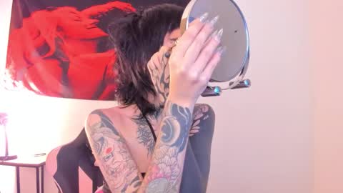 Snapshot of cyberia____________________ chatting on March 20, 3:11 am cel I am independent Help me reach 200 thumbs up uwu online show from March 20, 3:11 am